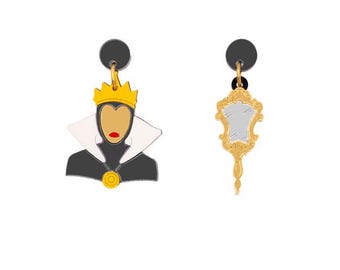 Drottning Grimhildes örhängen och hennes spegel