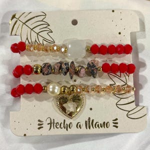 Set de Pulseras de Cuentas en Tonos Rojos y Dorados con Dije de Corazón – Joyería Artesanal Hecha a Mano, Regalo Romántico para Mujer