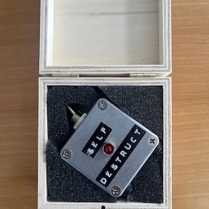 Self Destruct! manifest switch, decision switch, intention indicator, gadget, fidget image 3