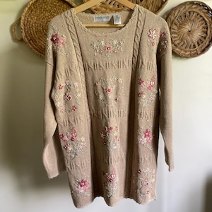 Sweter damski z haftem kwiatowym w stylu vintage – rozmiary XS do M