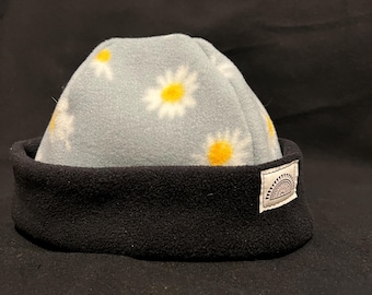Teeny Fleece Beanie - Daisys and Black