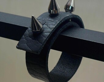 Bison Leather "3 SPIKE BUTTON" Bracelet - Black & Silver - Handmade