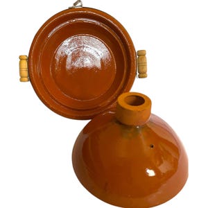 Authentic Moroccan Clay Tagine 30cm – Handcrafted Terracotta Cooking Pot with Wooden Handles – Traditional North African Cookware for Stews