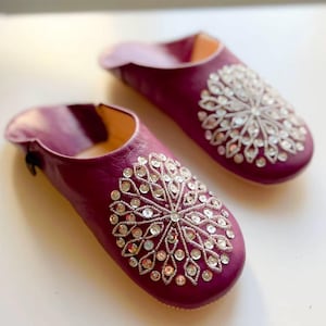 Buy One and Get One Free Handmade Moroccan Babouche Slippers for Women – Soft Leather Mules, Sheepskin Slip-Ons, Boho House Shoes, Cozy Gift