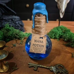 Mana Potion, Decorative Potion, Fantasy Prop, Roleplay, TTRPG, DnD, Cosplay, Apothecary, Potion Bottle