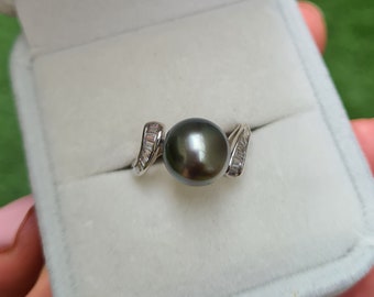 Tahitian Pearl Ring - 18k White Gold Vermeil - Peacock Green Sea Pearl Jewelry - Minimalist pearl Everyday Jewelry - Cocktail Classy Ring