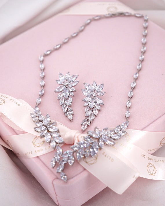 Glitz and Love Statement Princess Backdrop Necklace