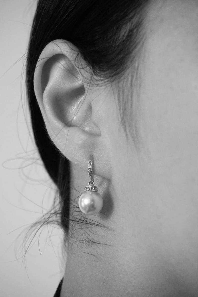 Gold Pearl Earrings With White Creamy Round Pearl Drops Etsy