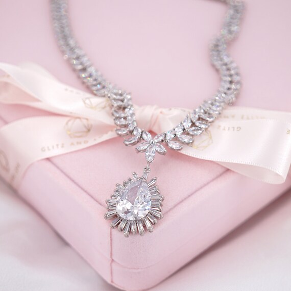 Collier Fantaisie N366 - Occasion - Bijou Sympa Pour Un Look Quotidien