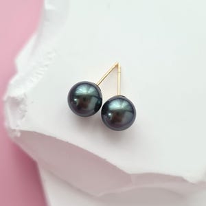 8 mm Tahiti Perle Ohrstecker 18k Gold dunkelgrün rosa Schimmer Tahiti Perle zeitlos Perlenschmuck Geschenke für ihren Jahrestag