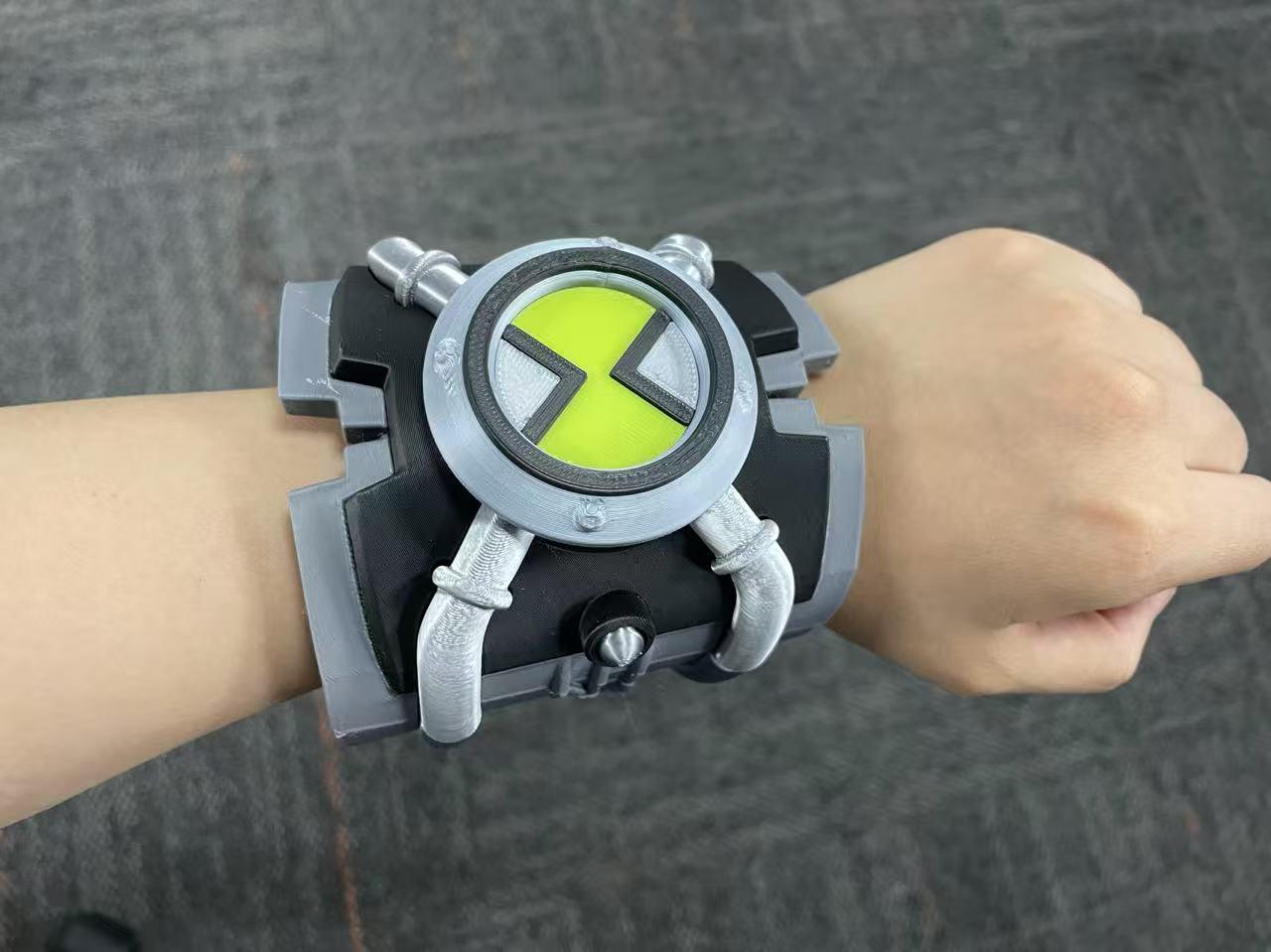Ben 10 Omnitrix cosplay Prop – Spring-Loaded with Magnetic Light