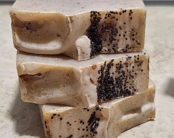 French Vanilla Soap made with Vanilla Powder, Tallow, and Lard, Palm-free