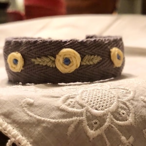 Hand-embroidered linen bracelet, Fabric Cuff Bracelet, Gift for Her, Unique Gifts, Floral Bracelet, Adjustable Bracelet, Vintage, Boho-style