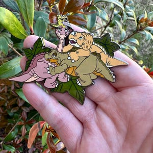 Land Before Time Group Fantasy Pin LE 30