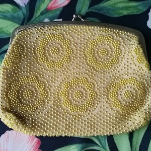Bolso vintage con cuentas doradas, cartera de mano con cuentas doradas, monedero dorado con cuentas de plástico, accesorio de película de los años 60
