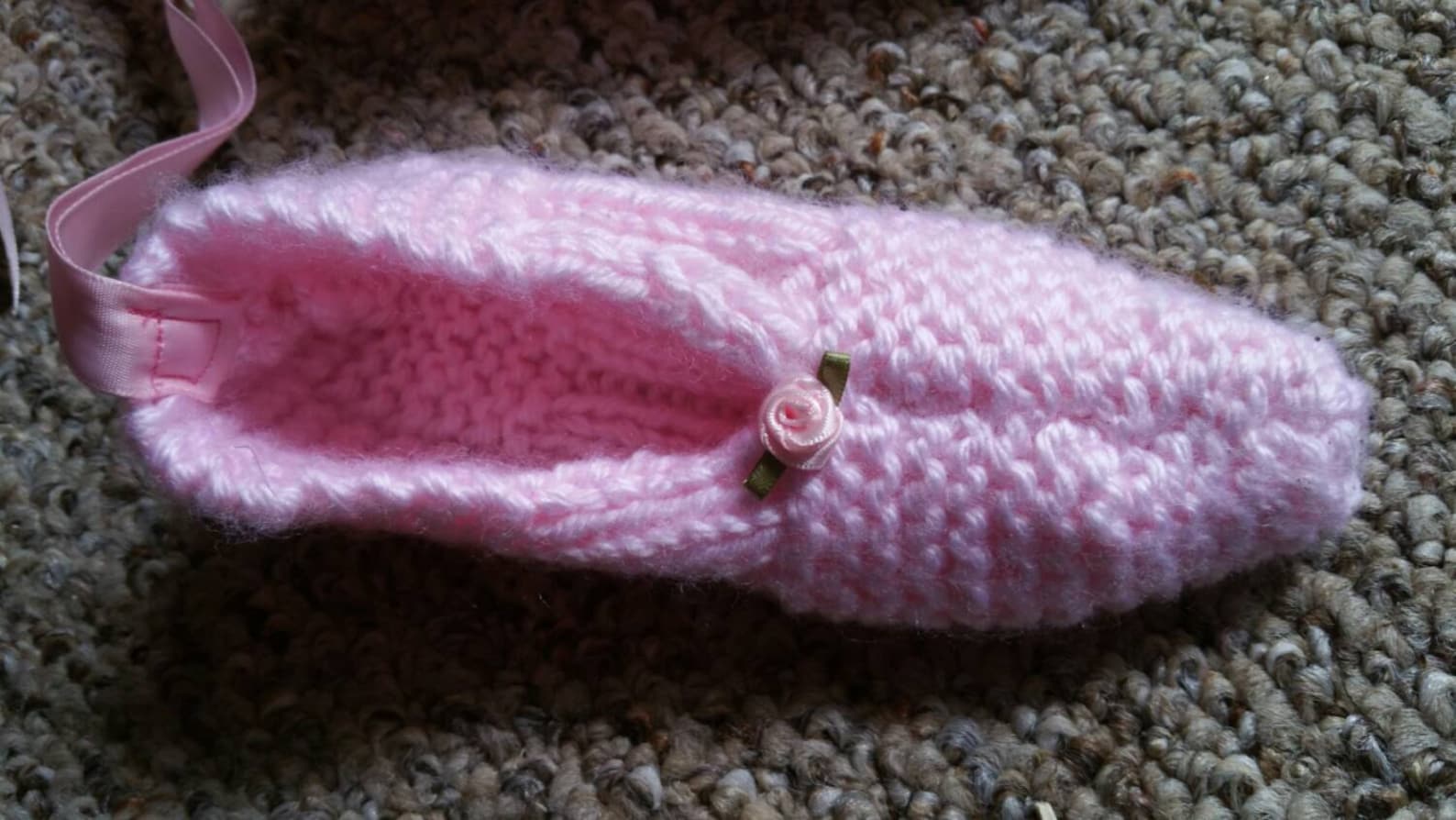 25% off children's knitted ballet slippers, ballerina shoes, handmade knitted slippers