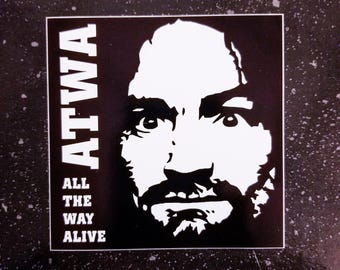 Calcomanía ATWA de Charles Manson de 4 x 4 pulgadas [Vinilo resistente a la intemperie para parachoques] Iglesia del Proceso, Abraxas, Culto, Familia, Hollywood, Gótico, Crust, Punk, Metal