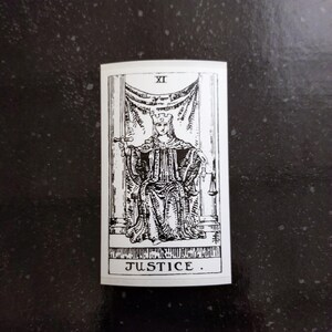 Justicia 4 x 2" [Vinilo resistente a la intemperie/calcomanía] Carta del tarot Adivinación oculta Magia esotérica Sigilo Muerte Diablo Arcángel Espadas Aire RWS