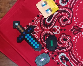 ¡C! ¡Sólo personaje! Pañuelo con dije de Dream SMP. Encargo abierto.