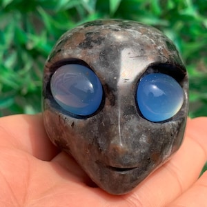2.3&#39;&#39;+ Hand carved Alien,Crystal Alien skull, skull,quartzose jade Alien skull,Crystal skull, yooperlite skull,Home Decoration Gifts, 1pc