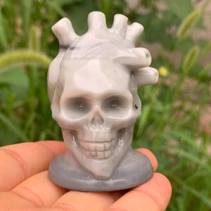 Skullis Crystal Skull, taichi stone Hand Carved Skull Fine Art Sculpture, Crystal Healing, Home Decor,  1pc