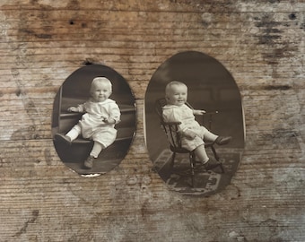 Lot de 2 photos ovales anciennes : portrait sépia d'un bébé identifié