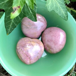 Pink Rhodonite Crystal Heart | Pink Crystals for the Heart Chakra | 30mm Rhodonite Heart for Meditation, Crystal Therapy, and Crystal Grid