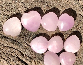 Piccolo cuore di kunzite / Cuore di cristallo rosa / Cuore di cristallo viola / Cuore di cristallo di kunzite da 12 mm / Cuori di cristallo di kunzite in miniatura