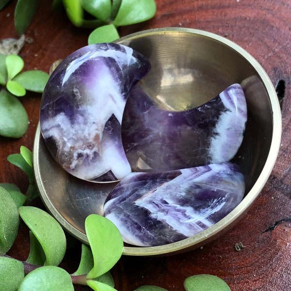 Chevron Amethyst Crescent Moon | Mini Moon Crystals | Moon Phase | Purple Crystals for Crown Chakra and Third Eye | Astrology | Zodiac