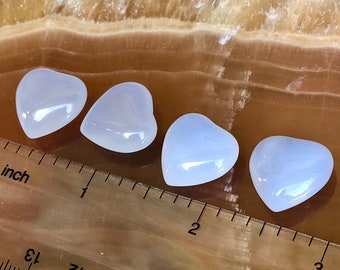 Minihartkristal van blauw chalcedoon: rustgevende keelchakrasteen (16 mm)