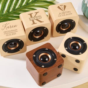 Regalos para padrinos de boda, altavoz Bluetooth personalizado, altavoz Bluetooth portátil grabado, mini altavoz de madera, regalos para damas de honor, altavoz recargable