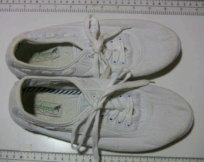 7 DOLLAR SHOE SALE White Canvas Sneaker Easyhoppers Vintage Shoes Lace