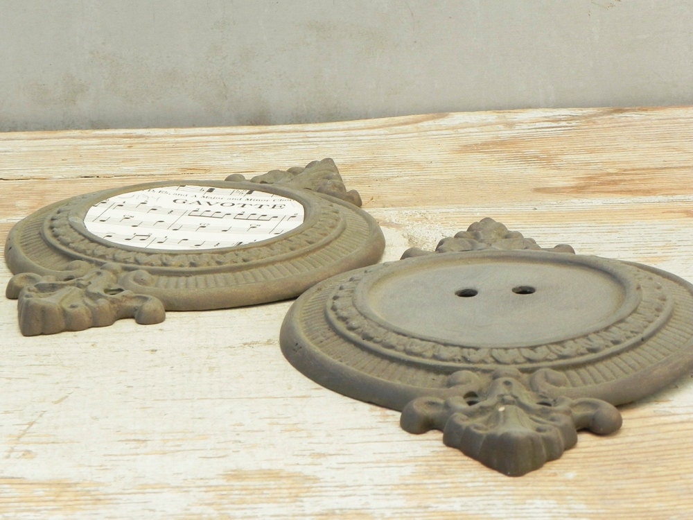 2 vintage brass wall sconce backplate lamp parts Etsy