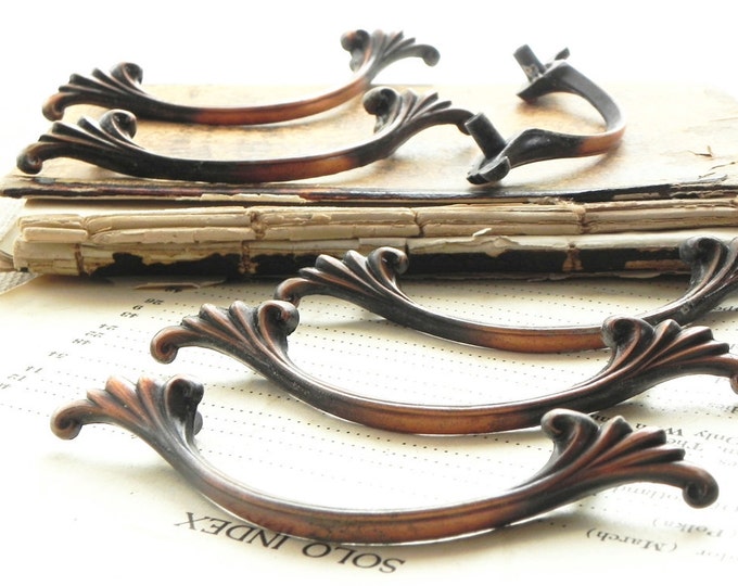 8 Vintage Drawer Pulls Etsy