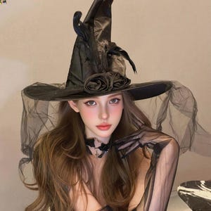 Elegant Black Witch Hat With Feather Bow, Halloween Costume Accessory, Pointed Wizard Hat For Women And Girls, Cosplay Party Witch Hat
