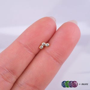 Gold Triple Stone Cartilage Earring - Minimalist Flat Back Tragus Jewelry - Dainty Handmade Ear Stud - Unique Gift for Her