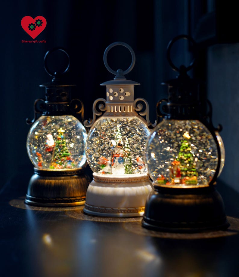 Christmas Lantern Snow Globenull