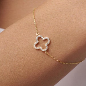 Diamond Clover Bracelet, 14k Solid Gold Bracelet, Minimalist Charm Bracelet, Natural Diamond Clover Bracelet, Good Luck Charm Bracelet