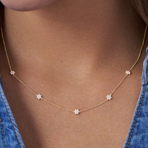 Flower Diamond Necklace, Dainty Solitaire Charm Necklace, Anniversary Gift, 14K Solid Gold Natural Diamond Flower Necklace
