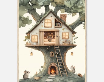 Op de afbeelding: Een fantasierijk boomhuis met een knusse inrichting, inclusief een open haard, boekenplanken en een ladder die naar de ingang leidt. Twee kleine muizen zitten buiten het boomhuis en genieten van het uitzicht.