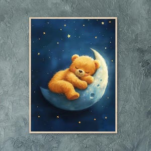 Schläfriges Bärchen Mondträume – Deko fürs Kinderzimmer mit kuscheligem Teddybär unter dem Sternenhimmel