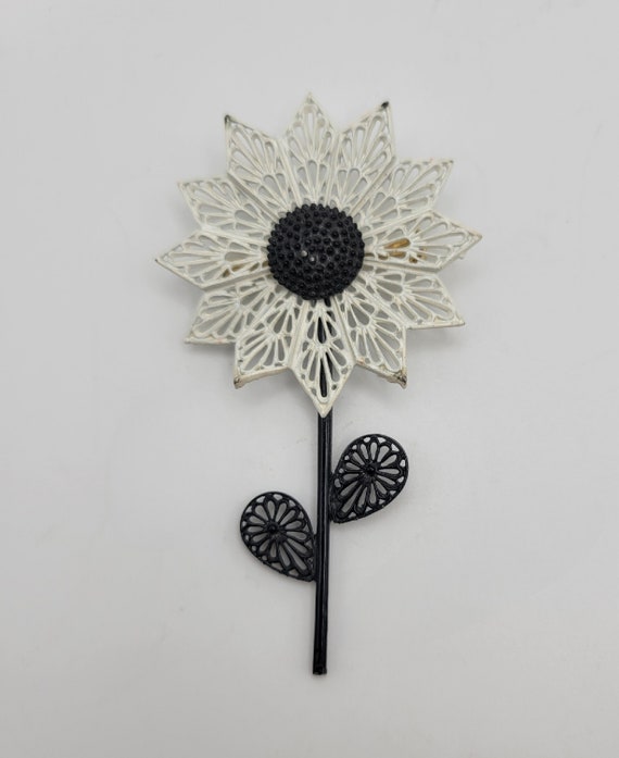 1960's Groovy Black and White Daisy Flower Brooch