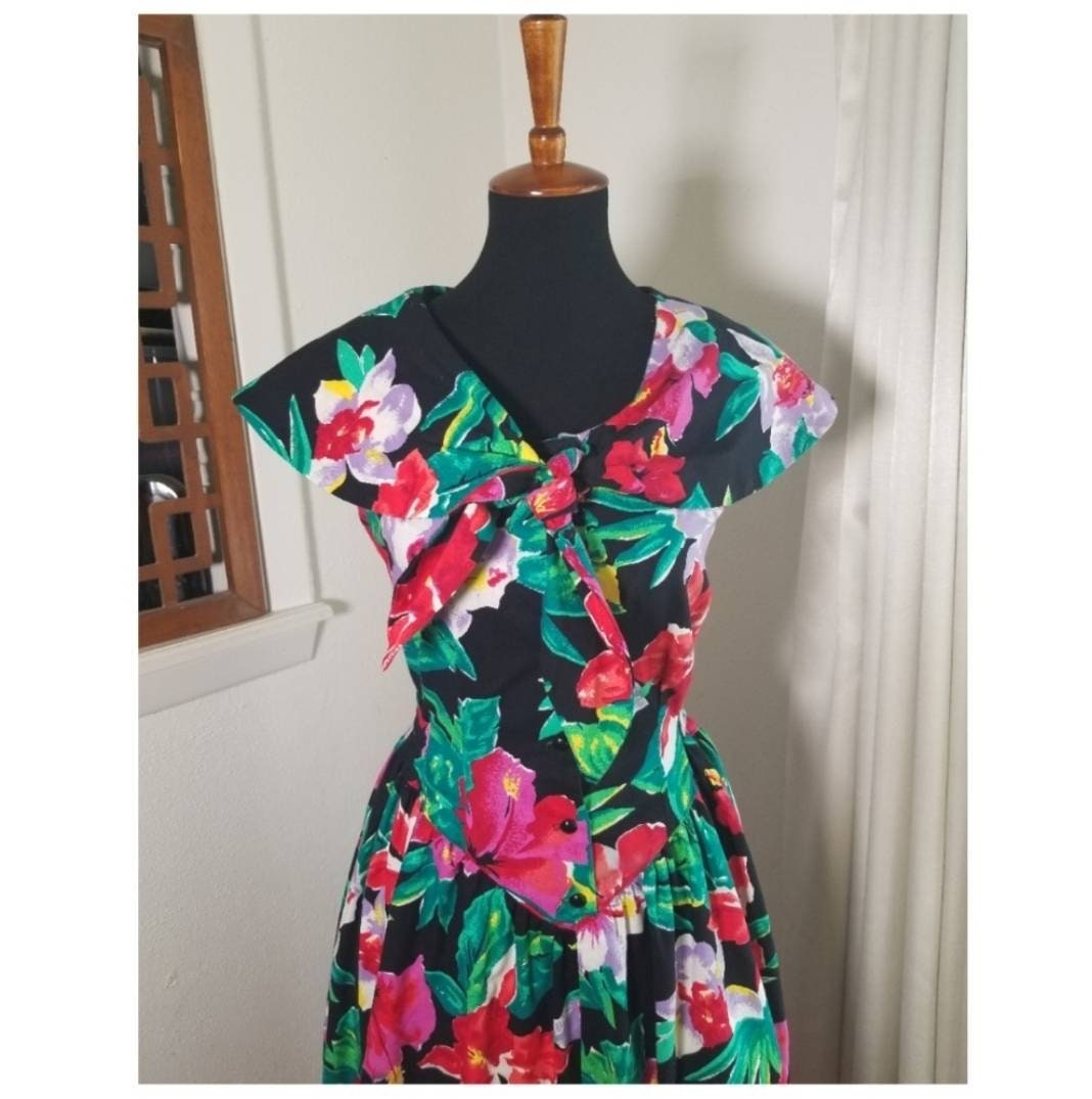 1980's Garden Party Floral Dress - Etsy