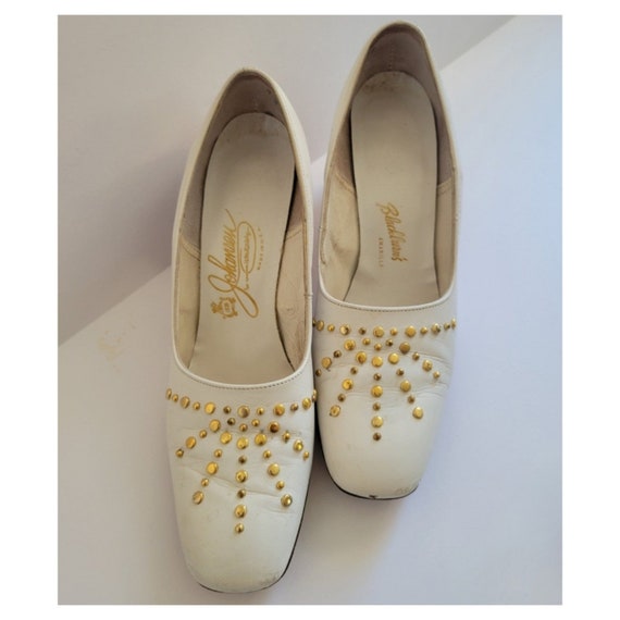 Vintage 1960's Gold Studded White Leather Pumps. - image 5