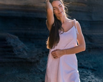 Simple and Chic: White Linen Sleeveless Tank Dress with Pockets, Perfect for Summer Days and Versatile Styling