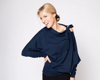 Blauwe blouse dames, dameskleding, koude schoudertop, LeMuse top, minimalistische kleding, batwing blouse, blouse met lange mouwen, elegante blouse