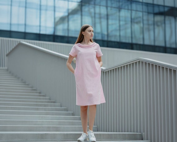 Cute pink linen summer dress by LeMuse, women office wear perfect for the spring, minimalist short frock with pockets