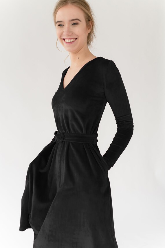 petite black velvet dress