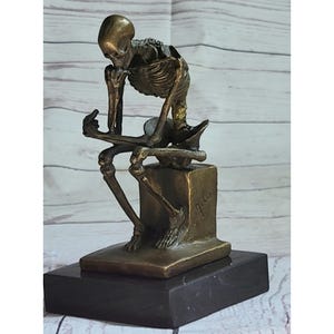Szkielet Myśliciel Myśląca Czaszka Brązowa Rzeźba Art Deco Figurka