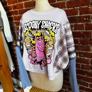 Gemütliches überarbeitetes Free Size Flanell T-Shirt Mashup - Upcycled Scooby Do Mashup - slouchy Frühlingsfarben geringes Gewicht Langarm - freie Größe